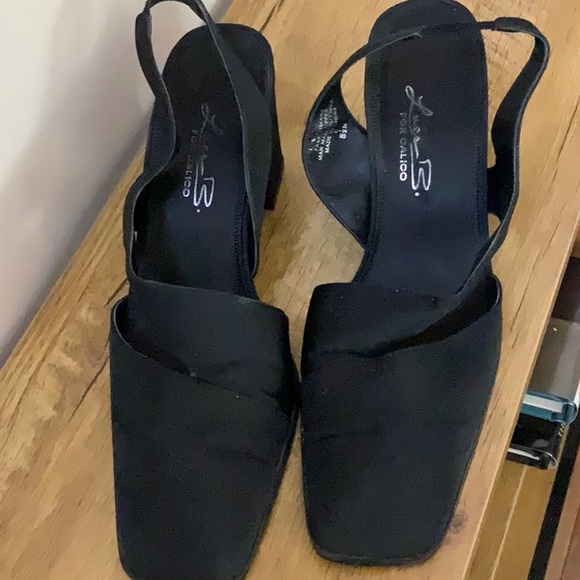 Black stacked heel shoe could be used for dressy event.  Size 8 1/2, 3” heel - Picture 2 of 4